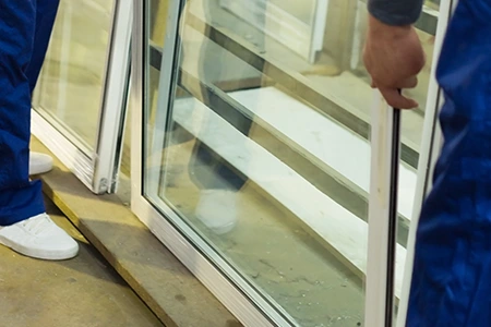 Commercial Glass Repair Technician in Bayshore Gardens, FL